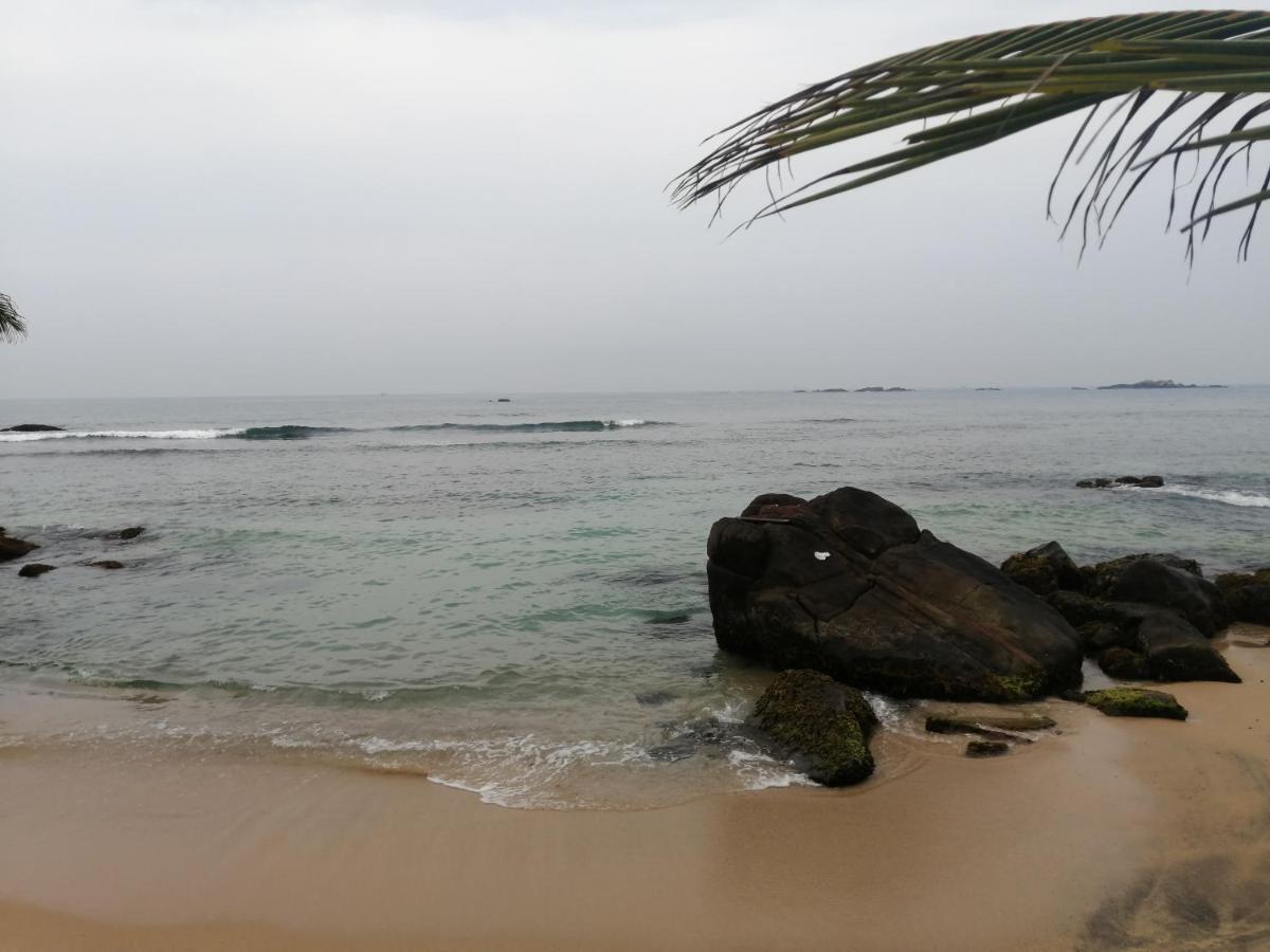 Happy Beach Villa Resort Unawatuna Ngoại thất bức ảnh