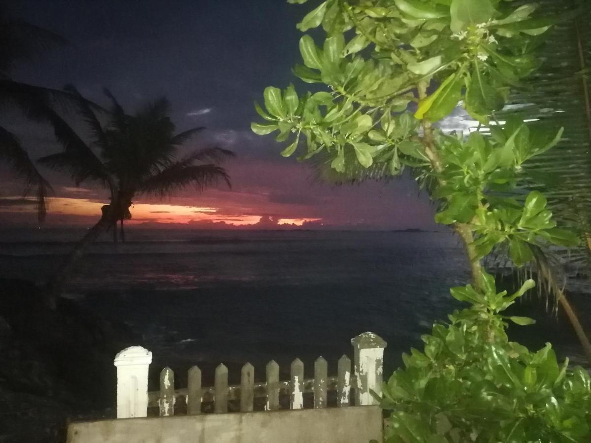 Happy Beach Villa Resort Unawatuna Ngoại thất bức ảnh